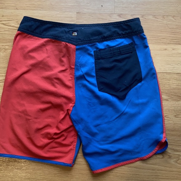 Quiksilver Men’s Boardshorts - Picture 2 of 3
